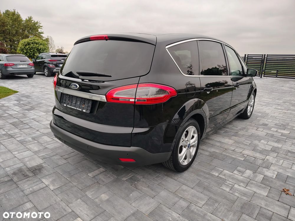 Ford S-Max - 11