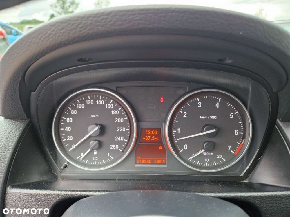 BMW X1 sDrive18i Sport Line - 11