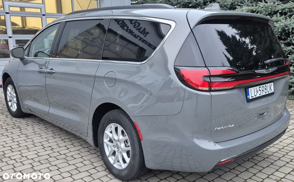 Chrysler Pacifica - 6