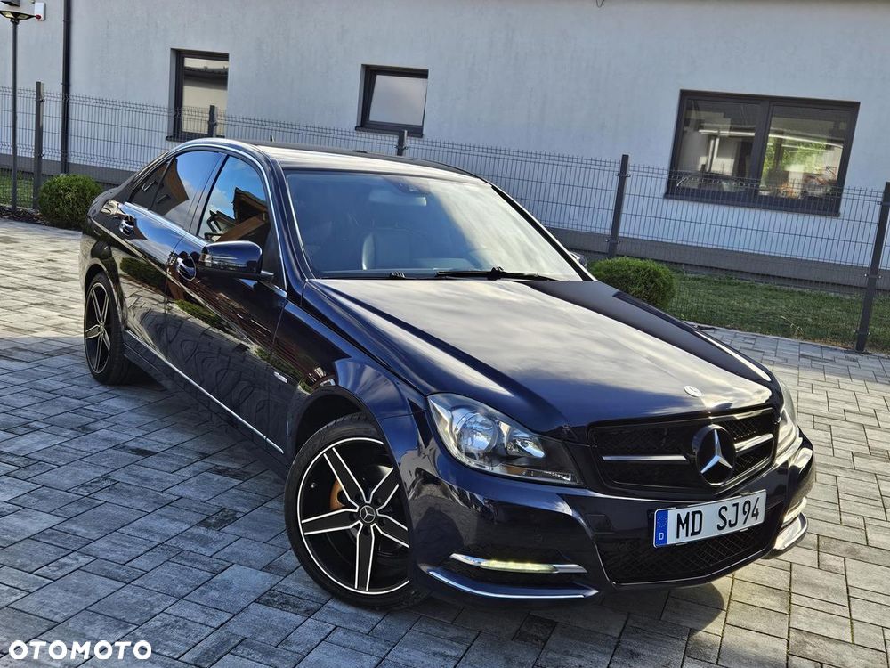 Mercedes-Benz Klasa C 180 CGI BlueEFFICIENCY Avantgarde - 13