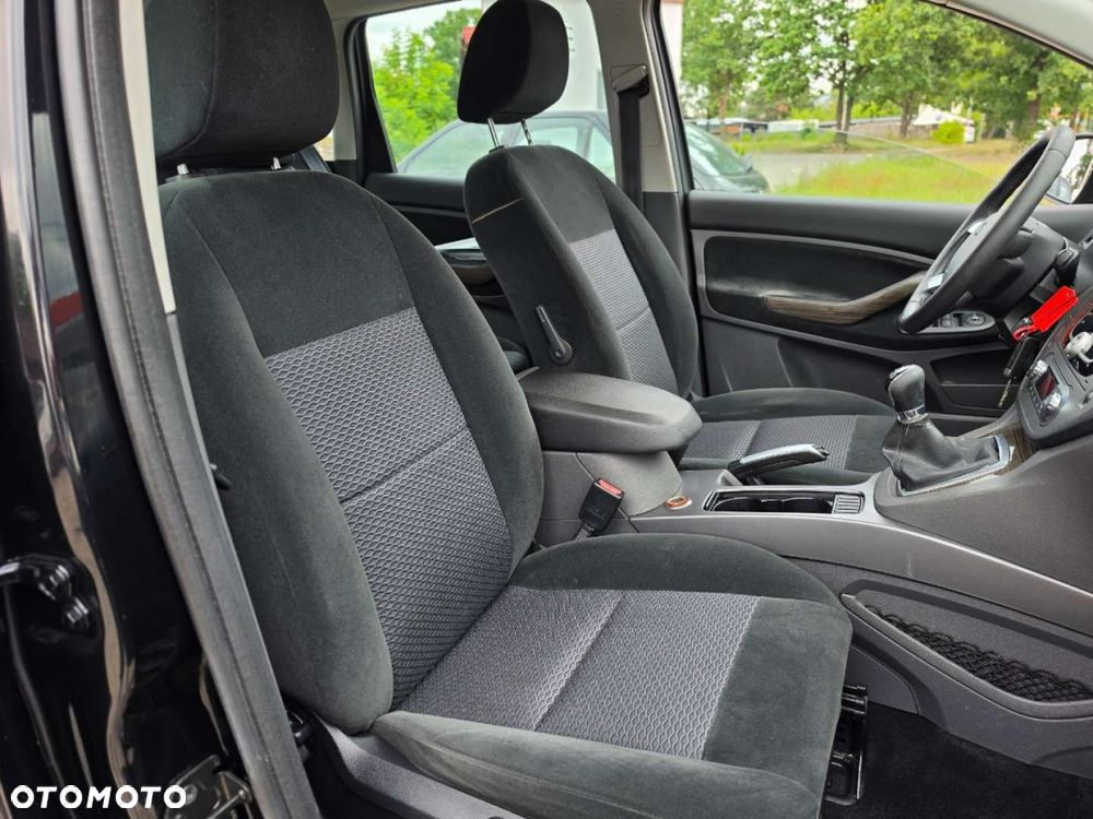 Ford C-MAX - 13