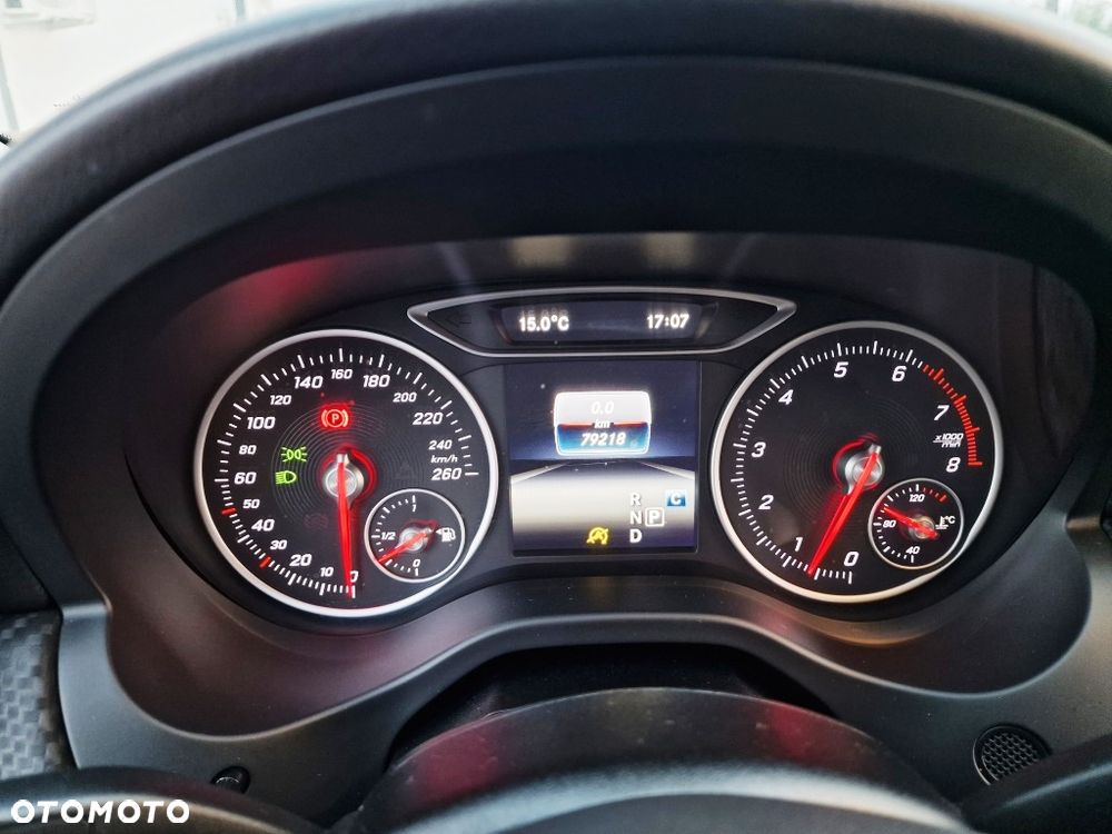 Mercedes-Benz GLA - 13
