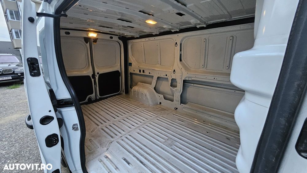 Renault Trafic - 18