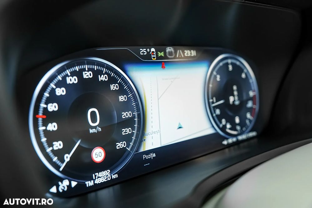 Volvo XC 90 B5 D AWD Geartronic Momentum Pro - 32