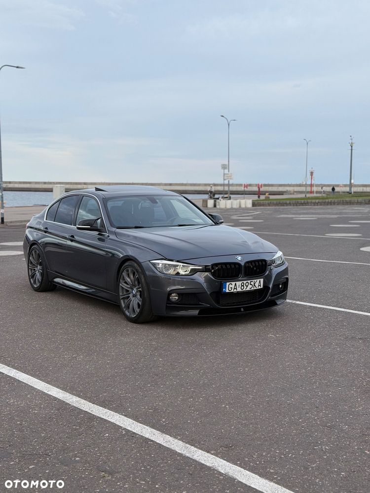 BMW Seria 3 330i xDrive M Sport - 2