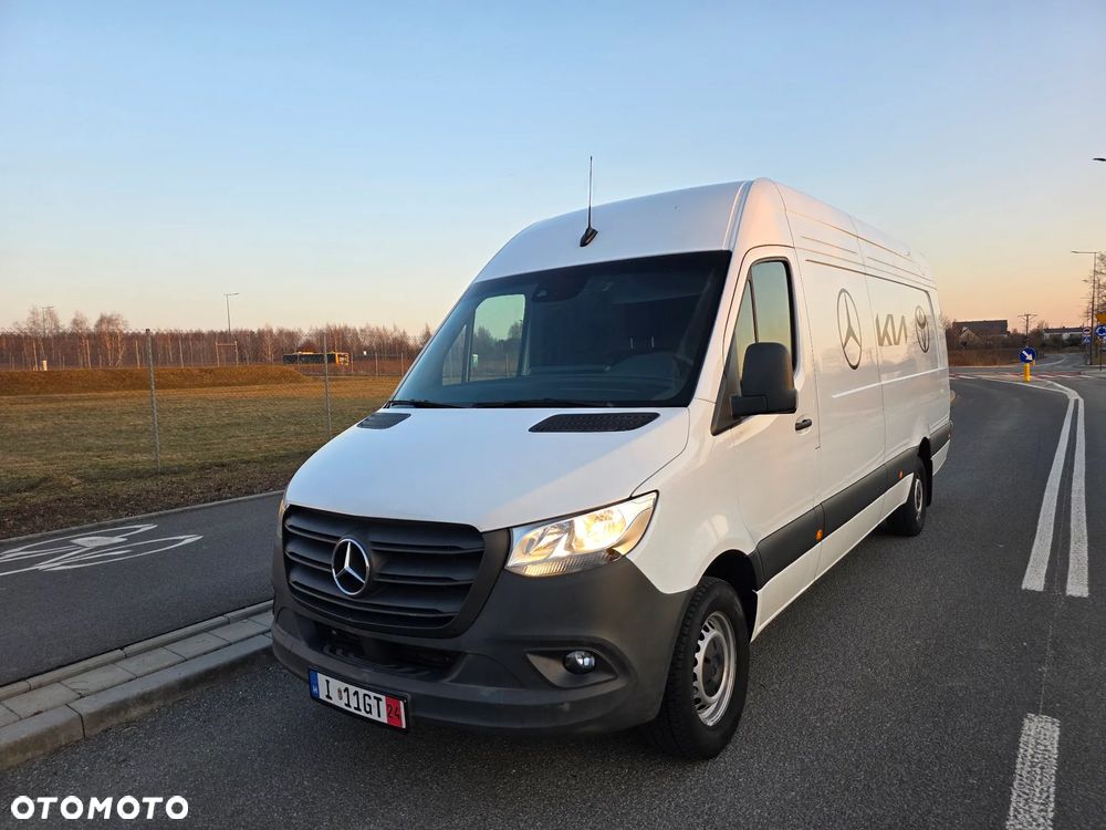 Mercedes-Benz 317 - 11