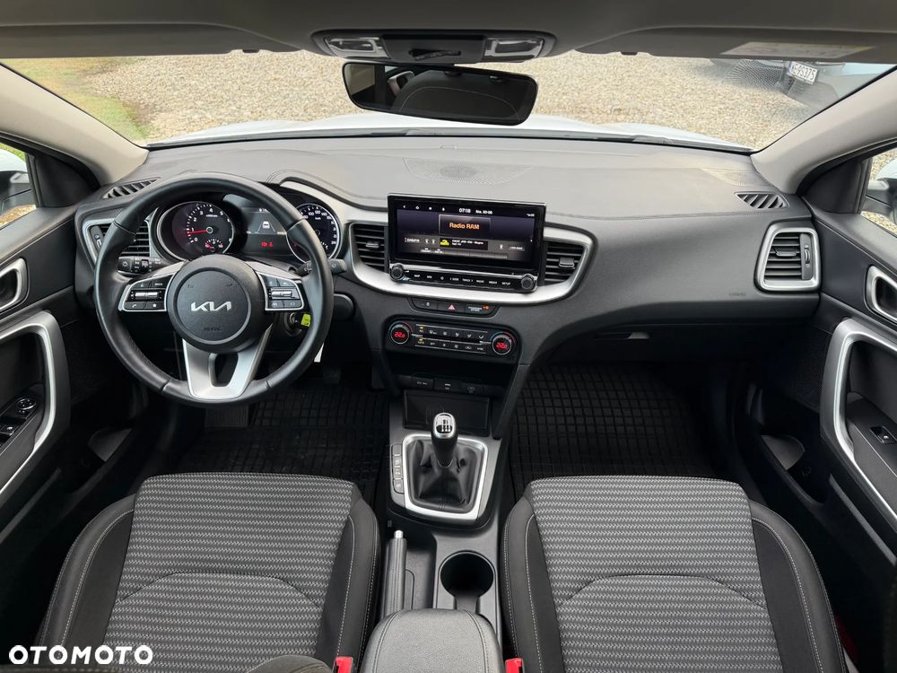 Kia Ceed 1.5 T-GDI M - 7