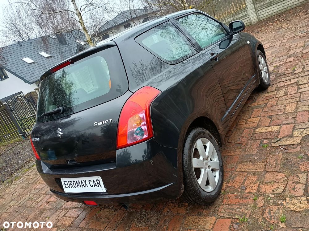 Suzuki Swift 1.3 DDiS Comfort - 4