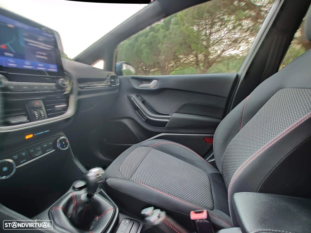 Ford Fiesta 1.0 EcoBoost MHEV ST-Line X - 24