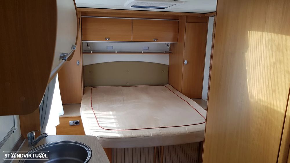 Burstner Nexxo T 687 Cama Central - 12