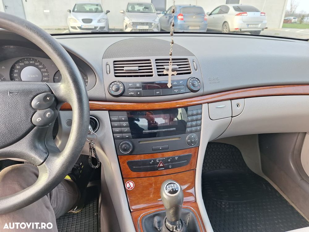 Mercedes-Benz E 200 CDI - 4