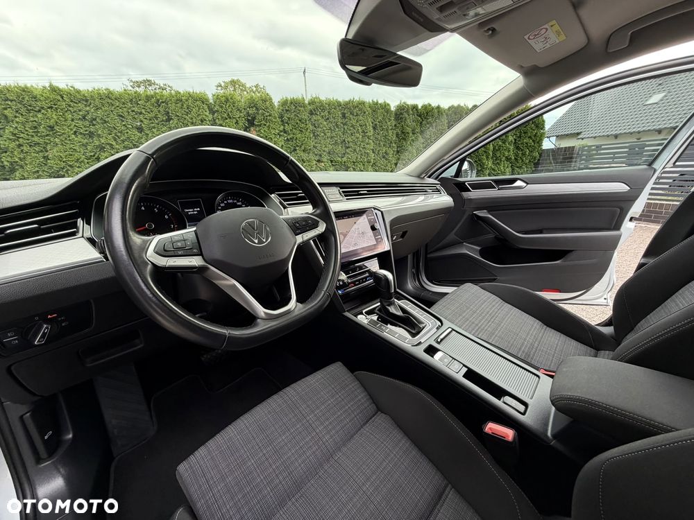 Volkswagen Passat 1.5 TSI EVO Elegance DSG - 9