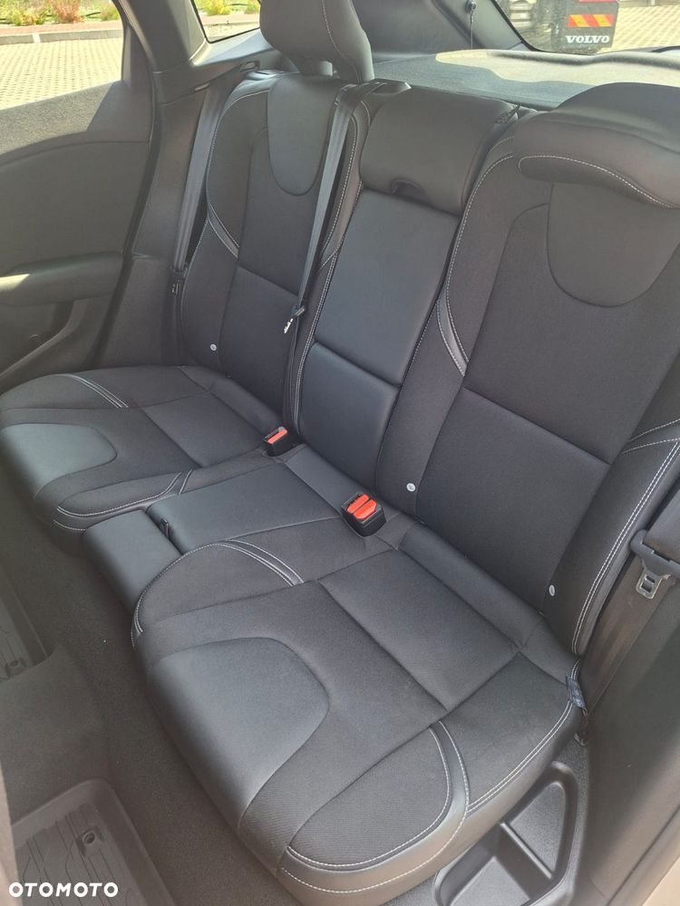 Volvo V40 D2 Drive-E Momentum - 13