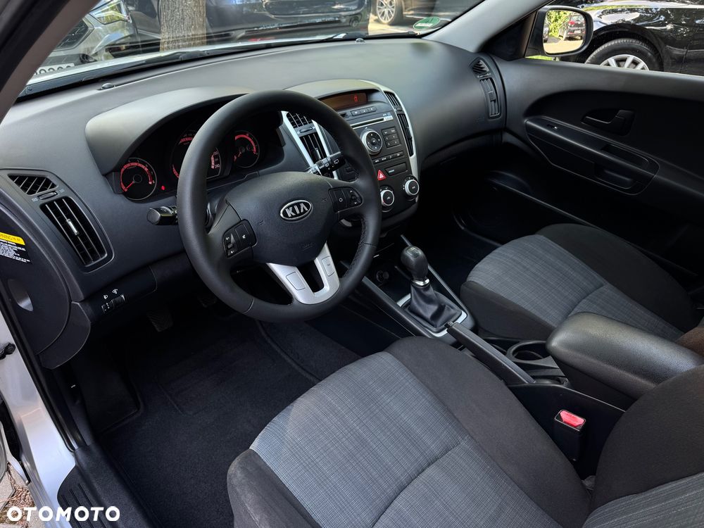 Kia Ceed 1.4 CVVT Attract - 8