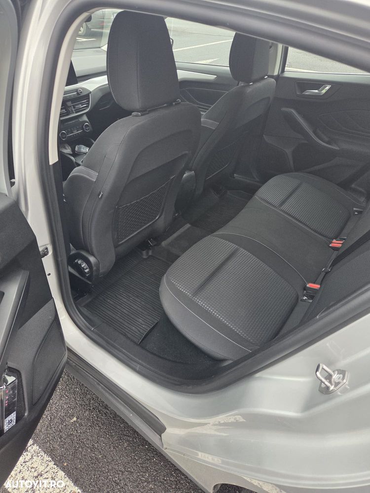 Ford Focus - 8