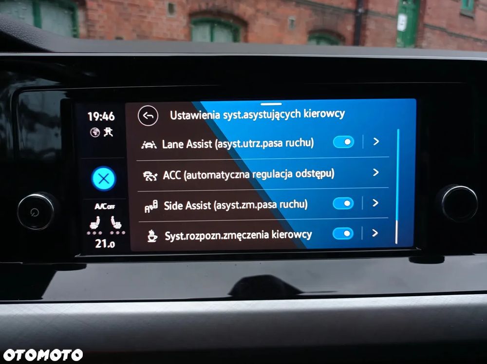 Volkswagen Golf VIII 1.5 eTSI EVO Life DSG - 23