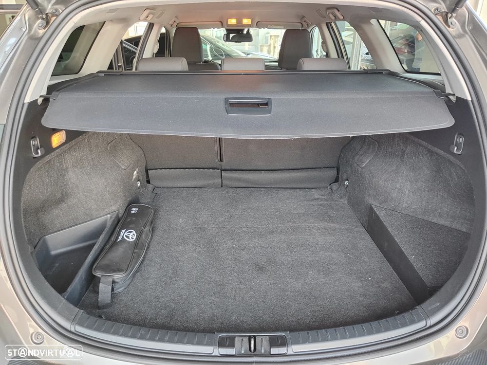Toyota Auris Touring Sports 1.8 HSD Comfort +P.Techno+P.Sport - 17