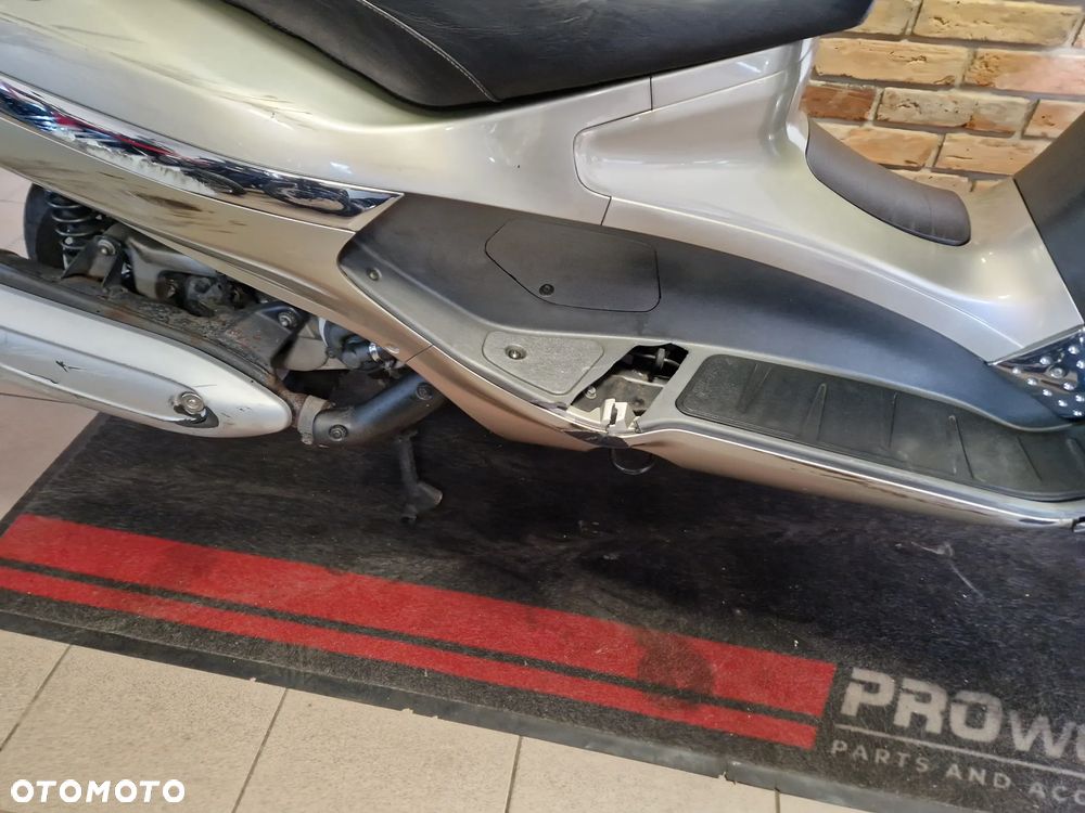 Piaggio X8 - 26