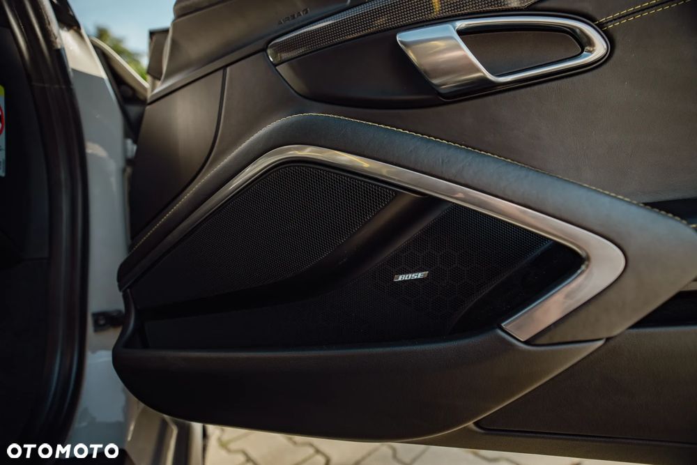 Porsche 911 Turbo S - 16