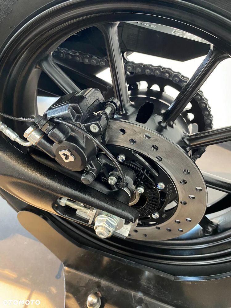 Triumph Scrambler - 13