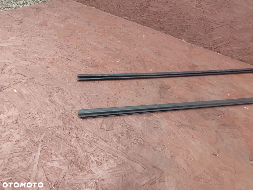 BMW E46 COUPE ORYGINALNA USZCZELKA DRZWI GÓRNA SZYBY WEWNĘTRZNA LEWA / PRAWA W DOBRYM STANIE O NR. 51 32 8 194 731 / 51 32 8 194 732 OEM - 4