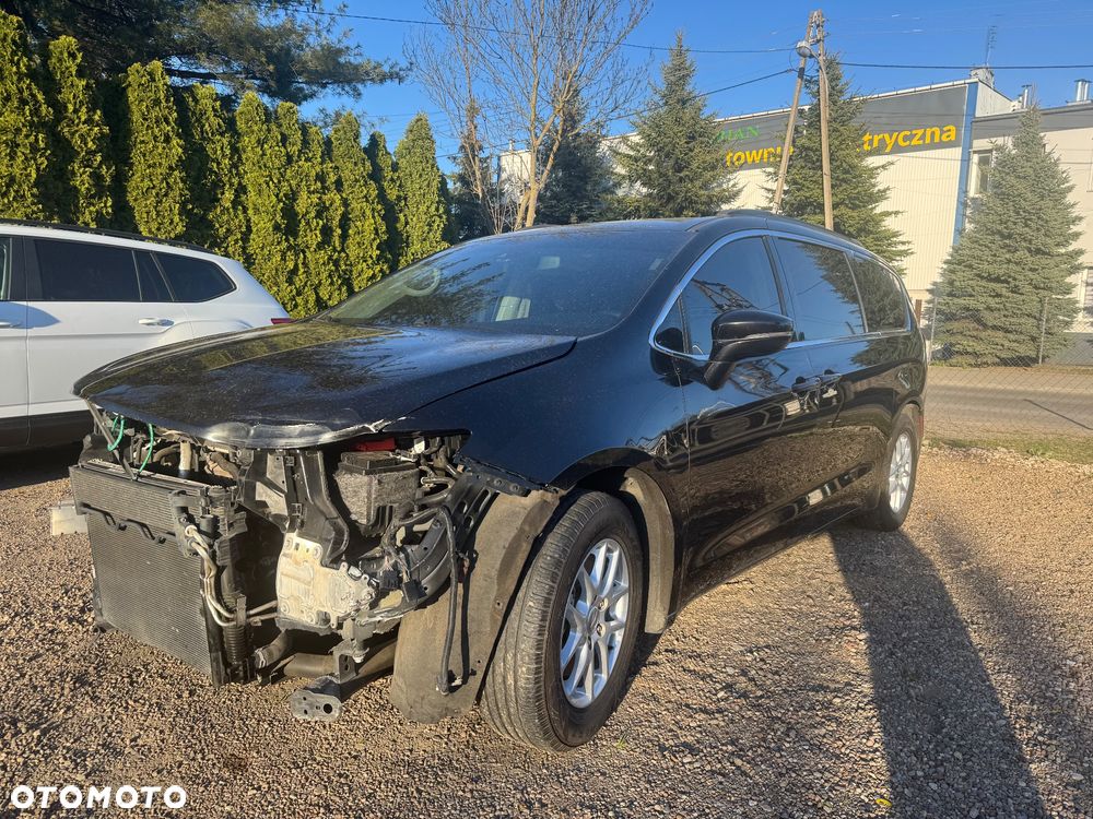 Chrysler Pacifica - 5