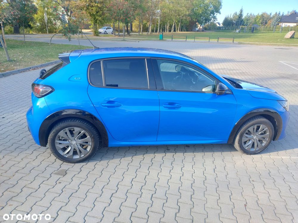 Peugeot 208 2022 photo 3