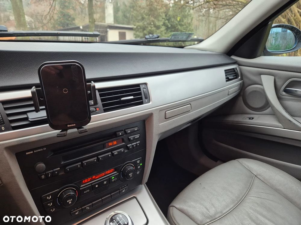 BMW Seria 3 325i - 12