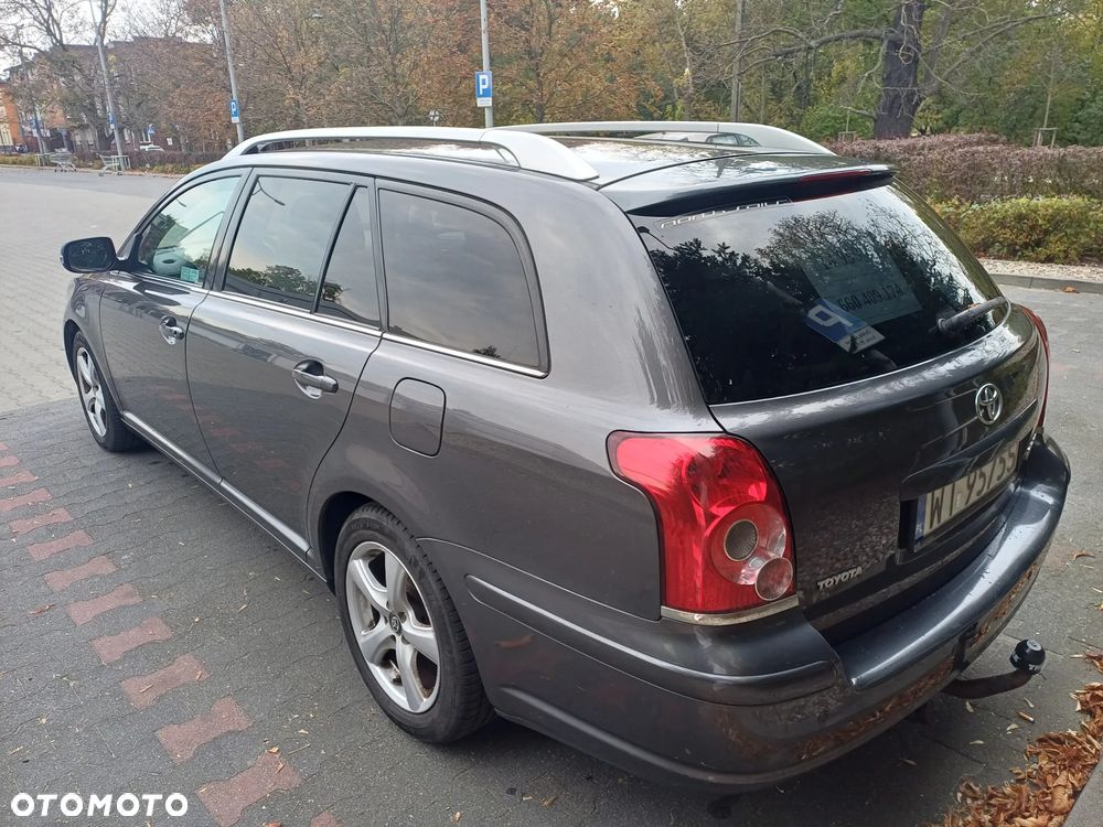 Toyota Avensis - 19