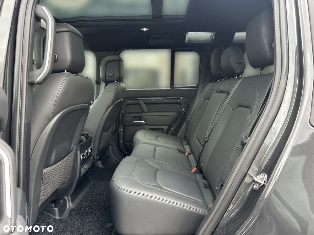 Land Rover Defender - 14