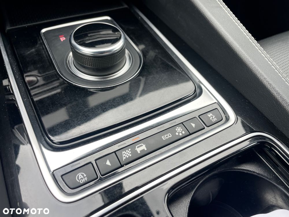 Jaguar F-Pace 25t AWD R-Sport - 17