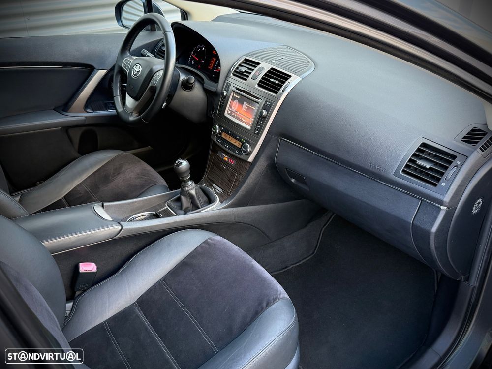 Toyota Avensis SW 2.0 D-4D Luxury - 9
