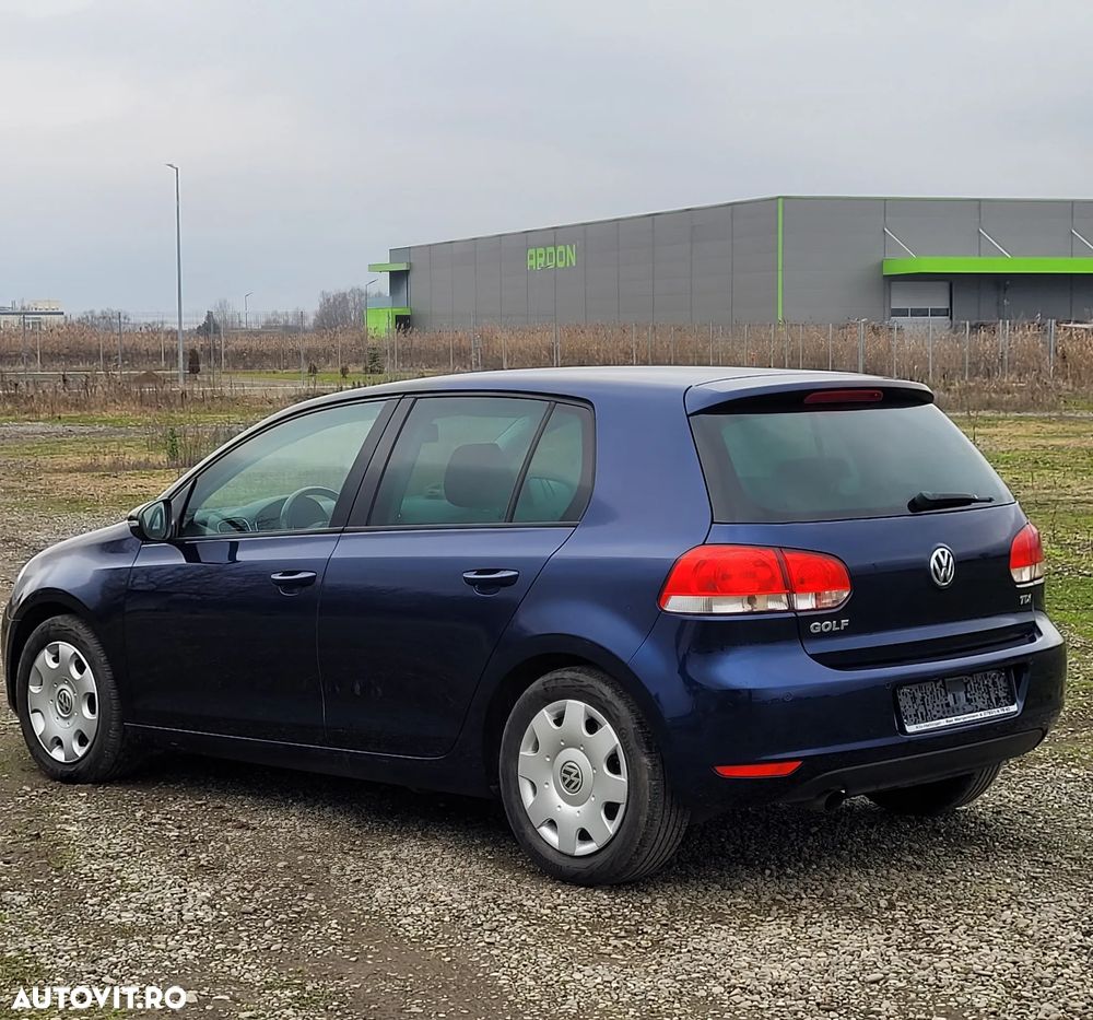 Volkswagen Golf - 2