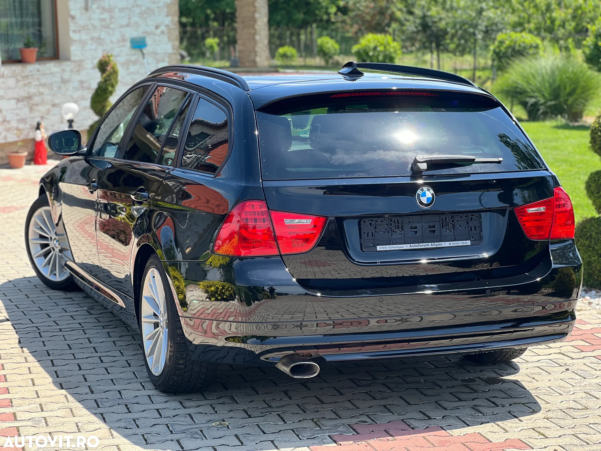 BMW Seria 3 320d DPF Touring - 4
