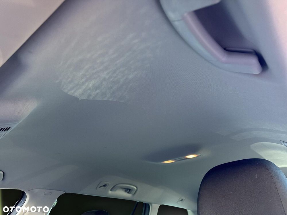 Volkswagen Passat - 36