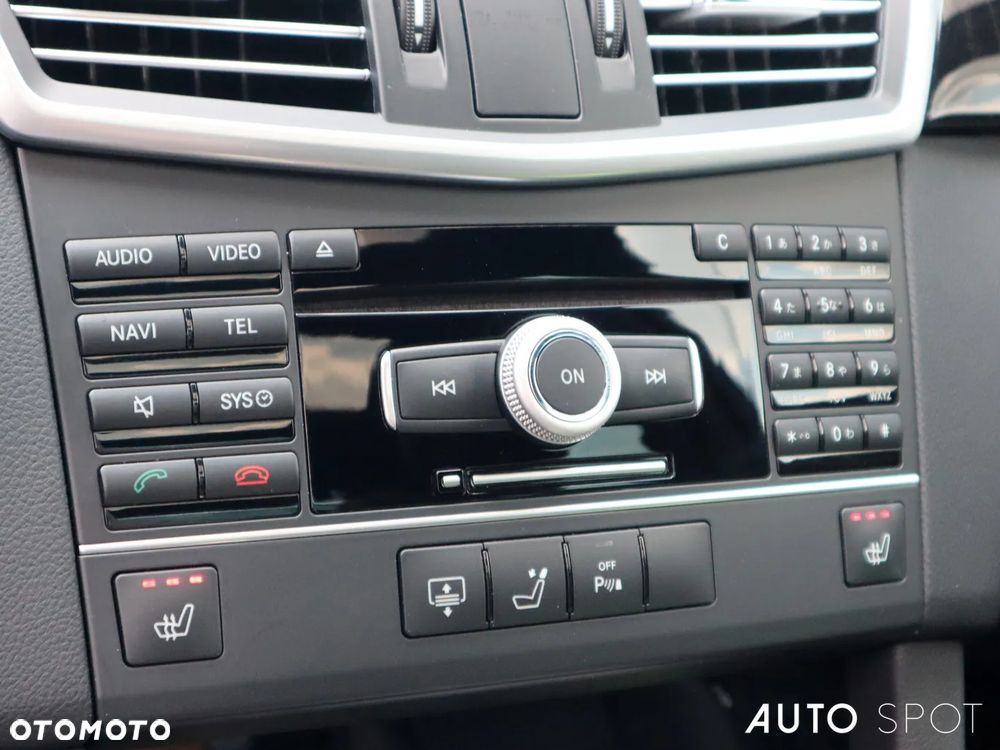 Mercedes-Benz Klasa E 63 AMG AMG Speedshift 7G-MCT - 35