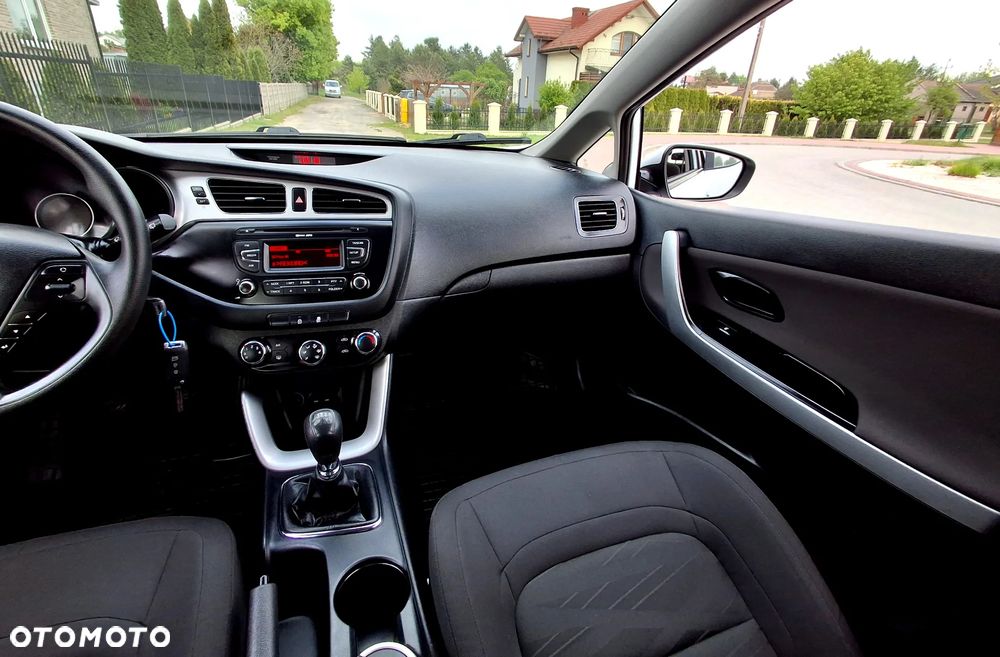 Kia Ceed 1.4 CVVT Dream Team Edition - 19