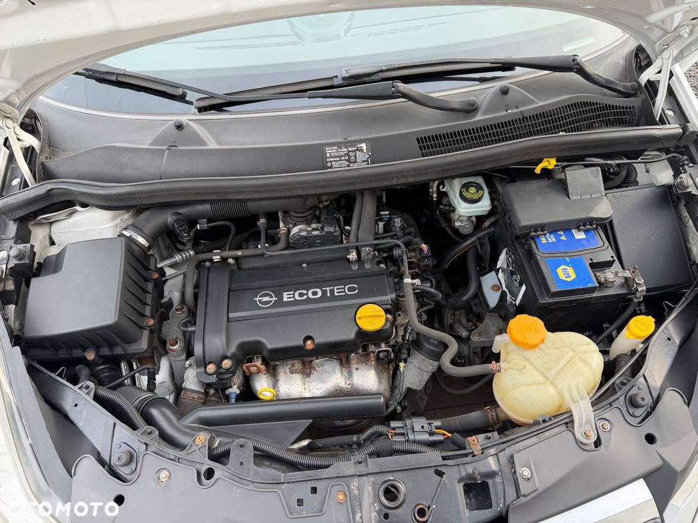 Opel Corsa 1.4 16V Cosmo - 17