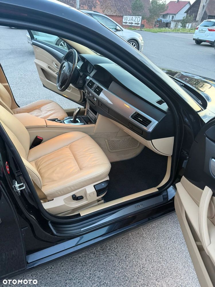 BMW Seria 5 525i - 14