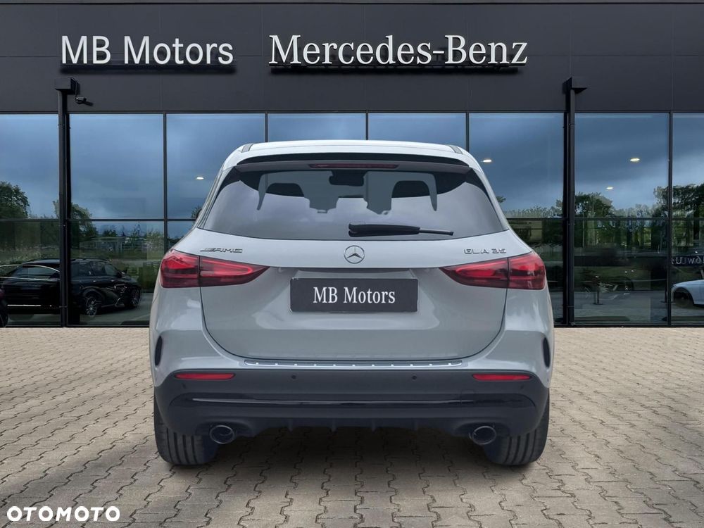 Mercedes-Benz GLA - 10
