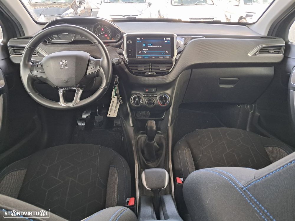 Peugeot 2008 1.2 PureTech Style - 12