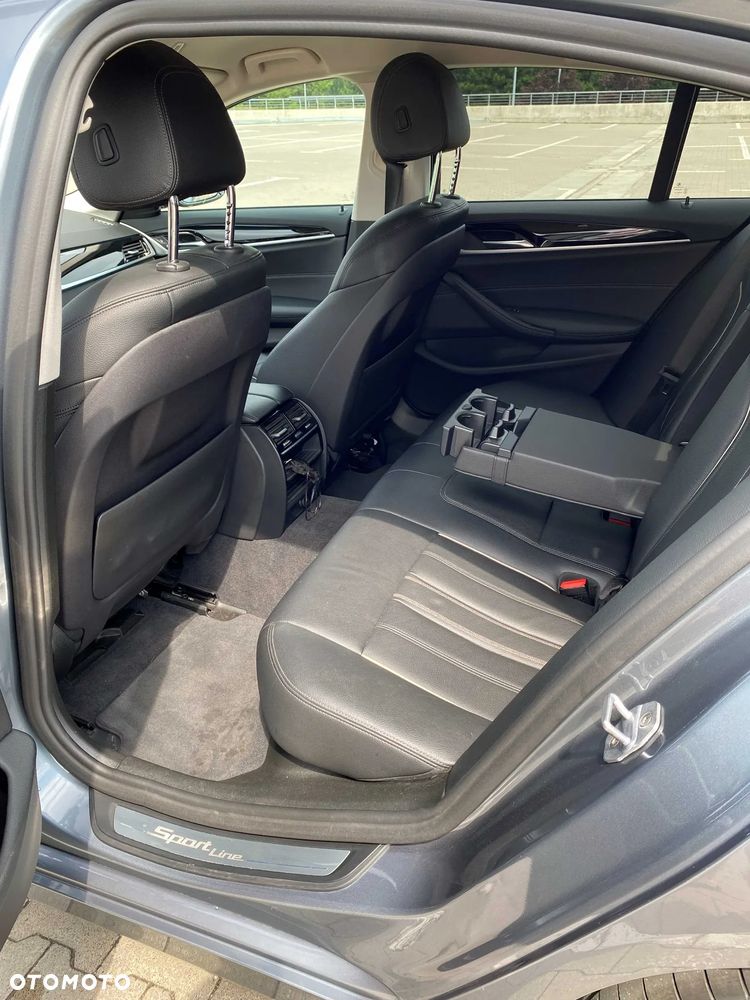 BMW Seria 5 520d Sport Line - 22