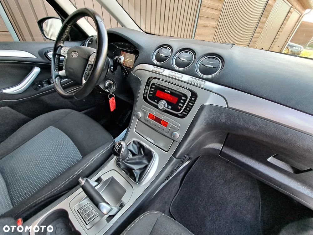 Ford Galaxy 2.0 FF Titanium - 34
