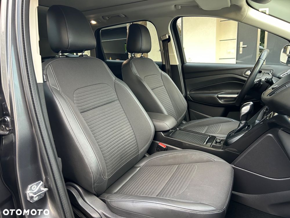 Ford Kuga 2.0 TDCi 4x4 Titanium - 6