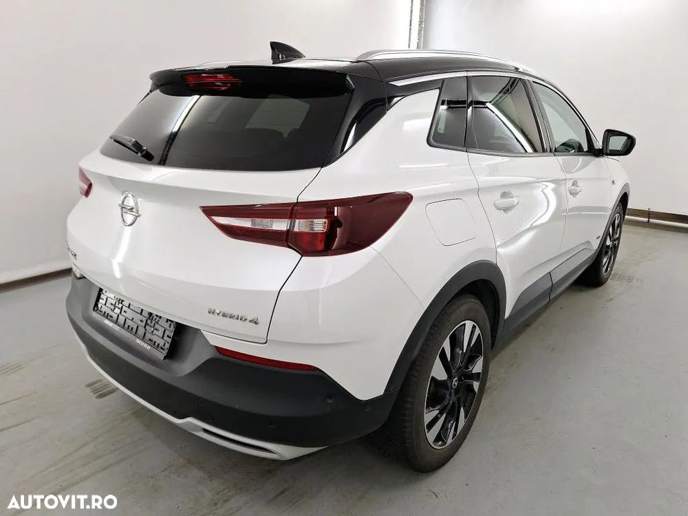 Opel Grandland X 1.6 Turbo Hybrid4 START/STOP 4x4 Aut. Ultimate - 2