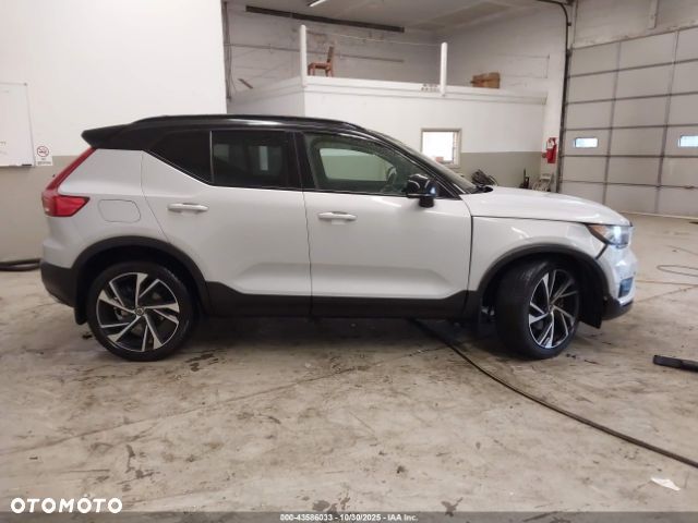 Volvo XC 40 T5 AWD R-Design - 9