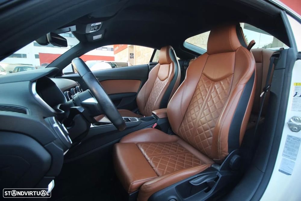Audi TT Coupé - 11