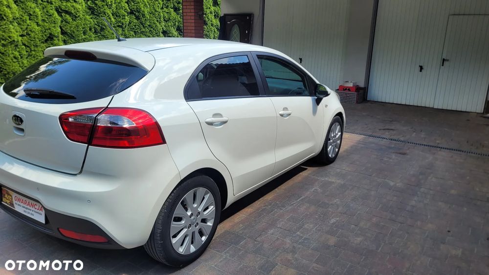 Kia Rio 1.4 Dream Team Edition - 4