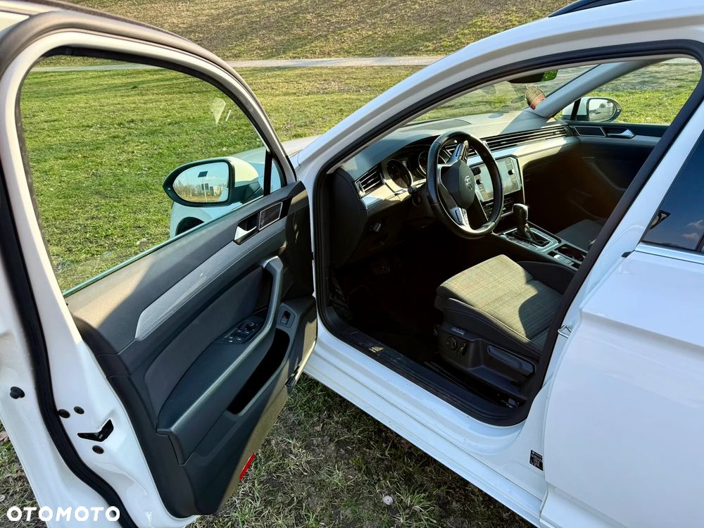 Volkswagen Passat 2.0 TDI Business DSG - 16