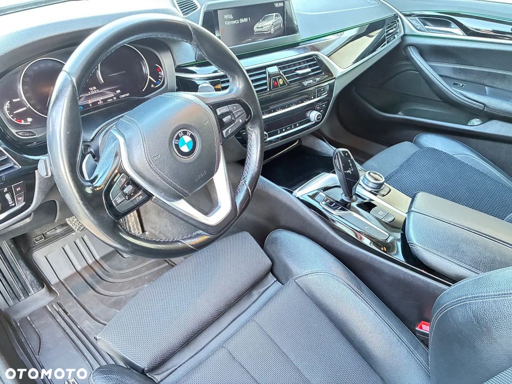 BMW Seria 5 520d Sport Line sport - 17